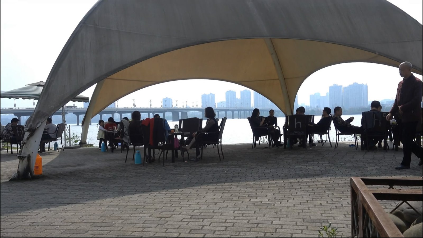 streetsnapshoep[00 02 15][20181210 213725 7]